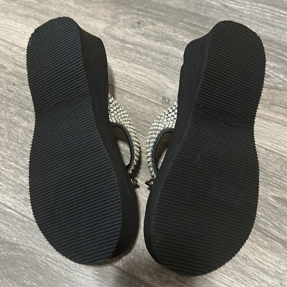 Soul West black rhinestone flip flops. Brand New - Picture 4 of 4
